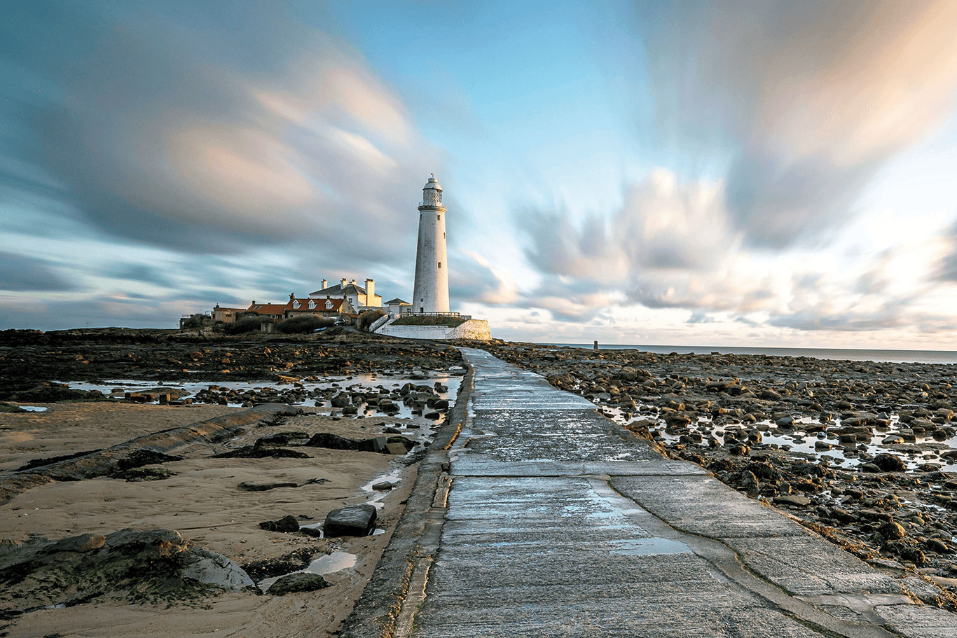 5. May | St Mary's Lighthouse, Whitley Bay | Lynda Vaughan